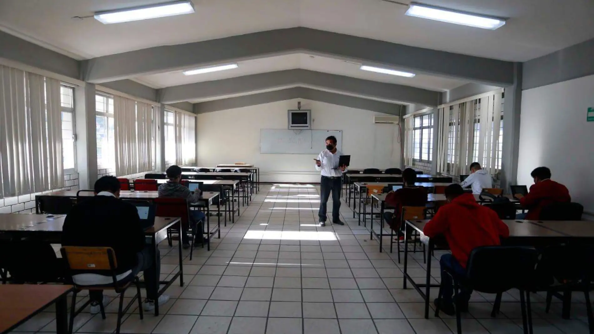 Regreso a clases presenciales jovenes